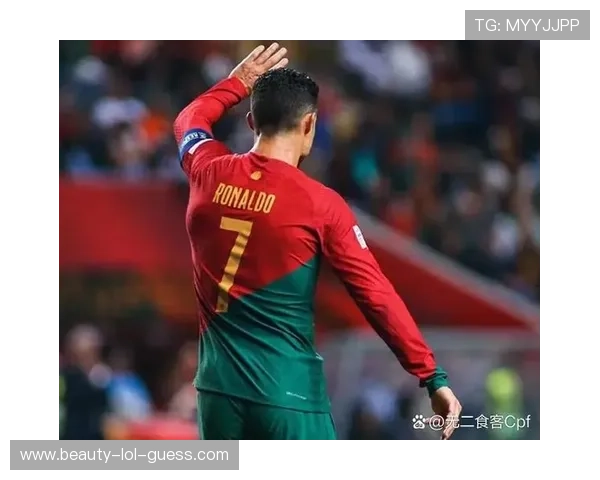 足球场上穿上7号球衣的传奇人物及其辉煌成就解析